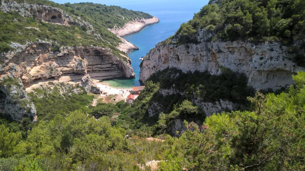 Holiday Home Stiniva Vis Bagian luar foto