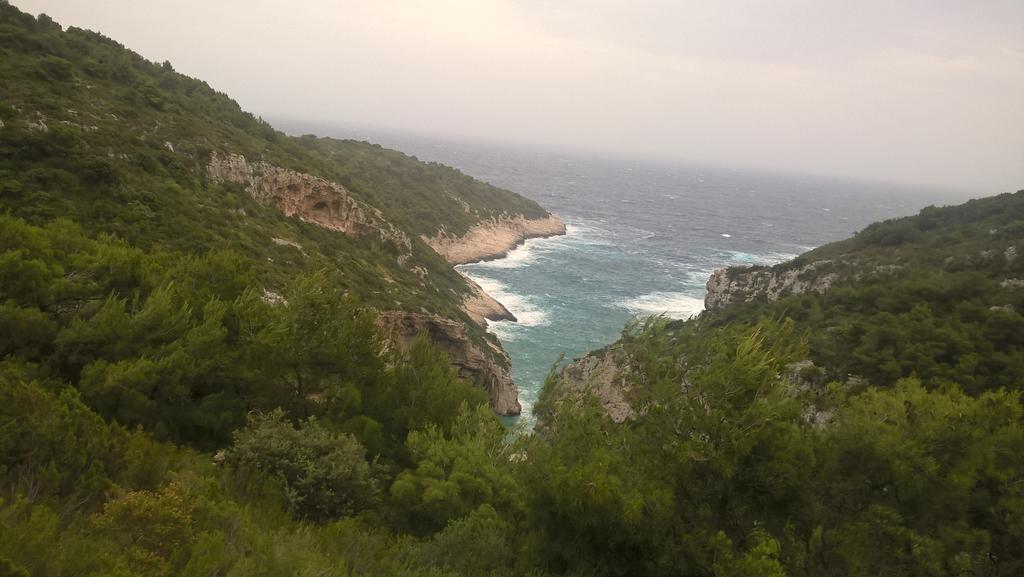 Holiday Home Stiniva Vis Bagian luar foto